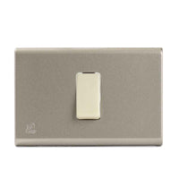 Interruptor Simple 9/12 Embutido 10A-250V, Color Champagne