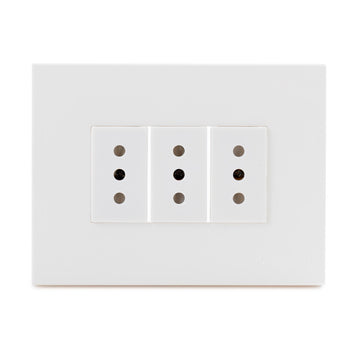 Toma Corriente Triple  Embutida  2P+T 10A-250V, Color Blanco